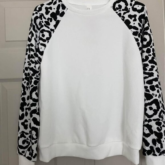 New without tags women’s long sleeve top size XS - Picture 4 of 8